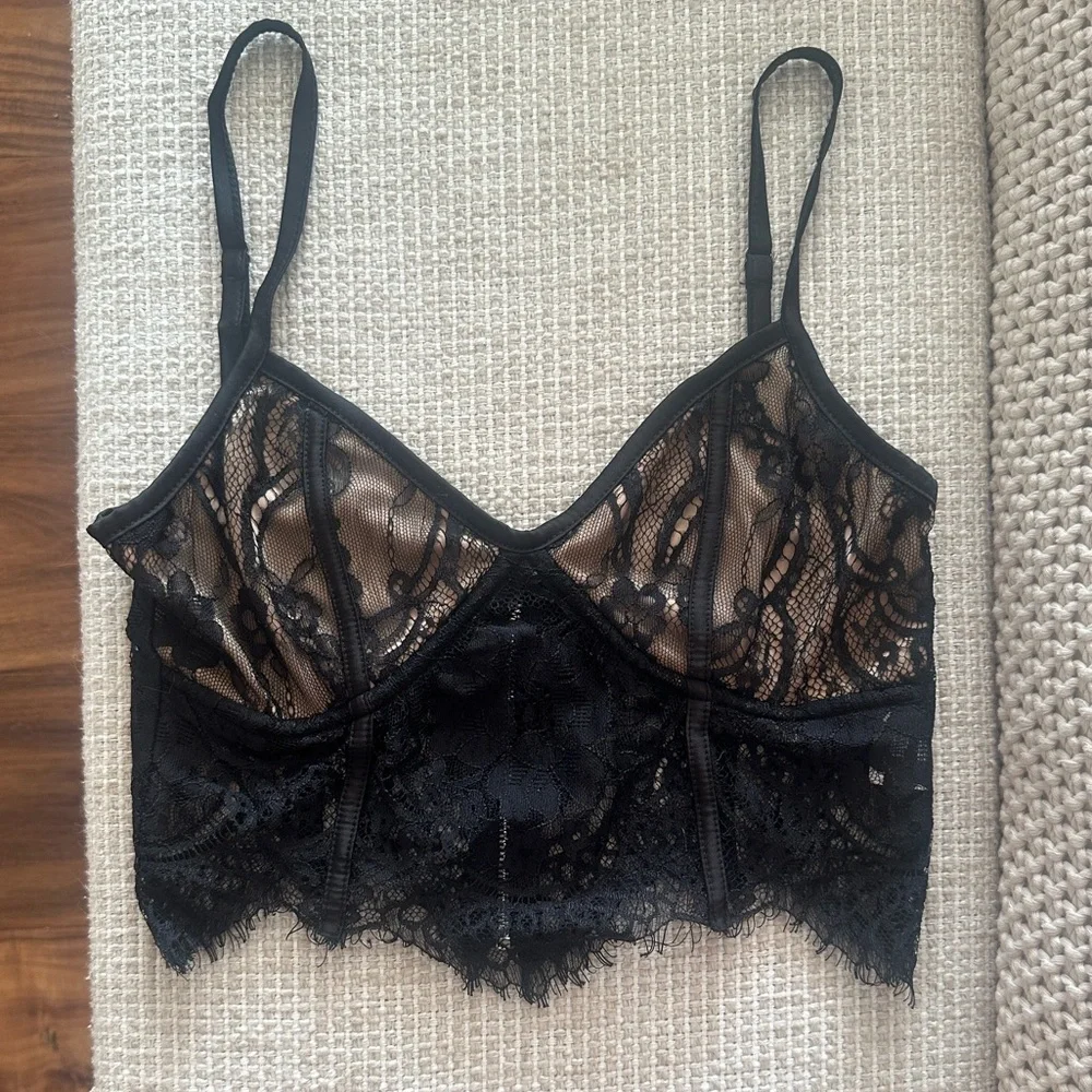 Tiger Mist Black Lace Crop Top - Picture 2 of 4
